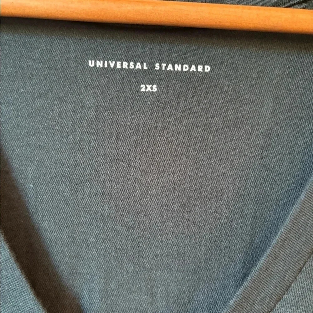 Universal Standard V Rex Deep Sea Tee Size 2XS Size 6-8 Short Sleeve - Picture 2 of 9